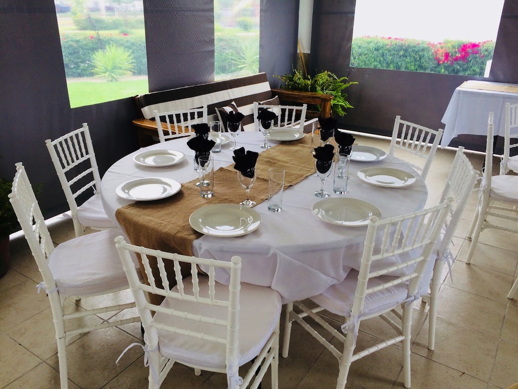 Renta de Mesas y Sillas